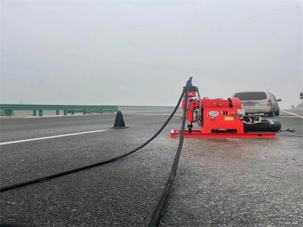 集宁马路路基路面开裂下沉注浆加固灌浆